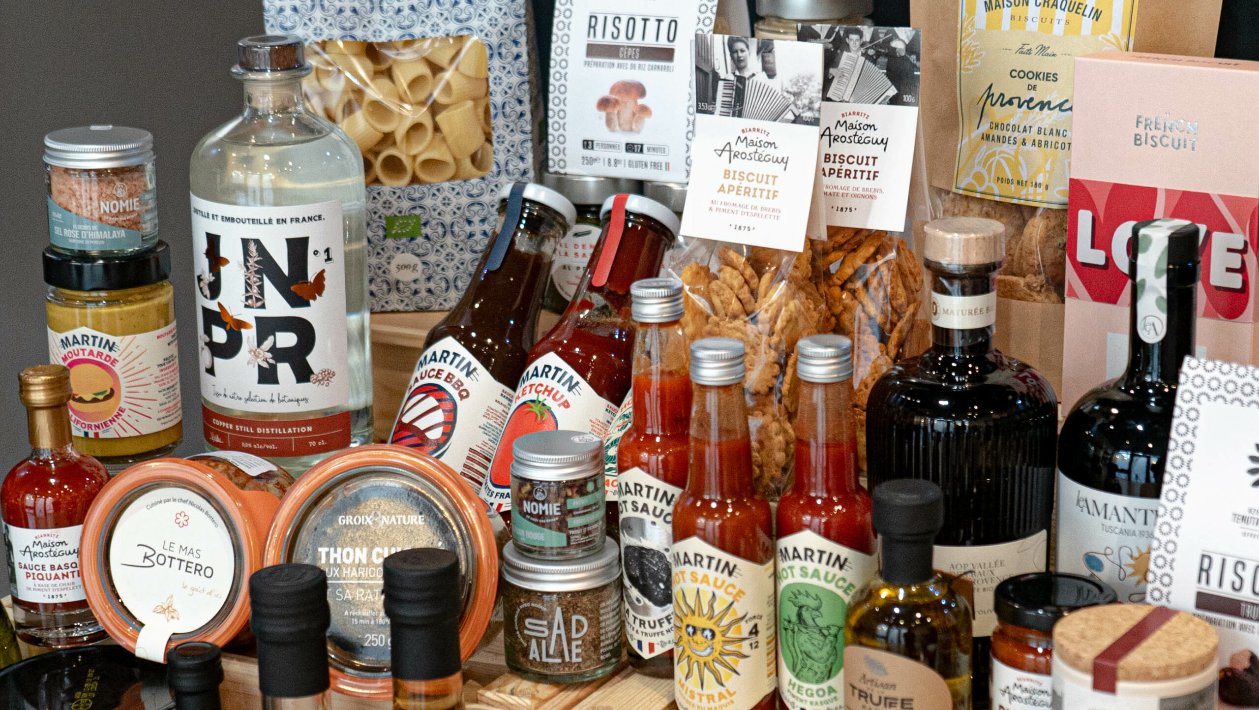 Assortiment pour apéritifs gourmets - Bon Appétit